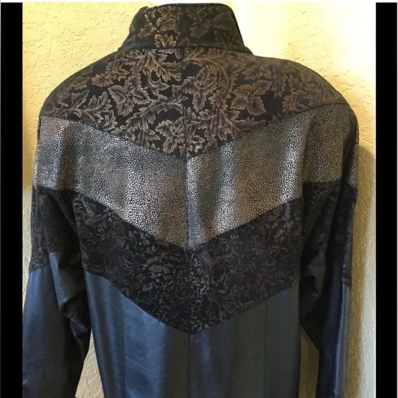 Avanti Women's Black and Brown Leather Jacket - Picture 3 of 8